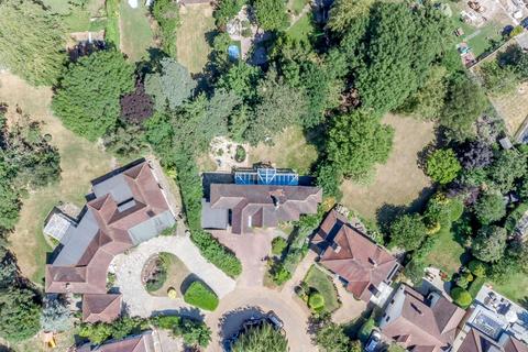 Greenleaves Oakwood Close, Chislehurst, BR7 5DD
