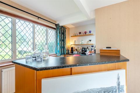 Greenleaves Oakwood Close, Chislehurst, BR7 5DD