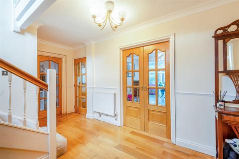 Greenleaves Oakwood Close, Chislehurst, BR7 5DD