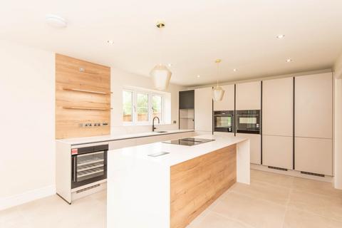 5 bedroom detached house for sale, Normanhurst Park, Matlock DE4