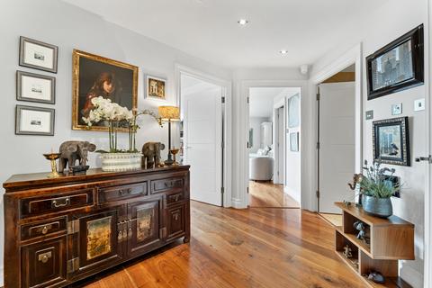 2 bedroom flat for sale, The Hansom, Bridge Place, Victoria, London, SW1V