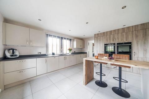 3 bedroom chalet for sale, Christmas Hill, South Wonston, SO21