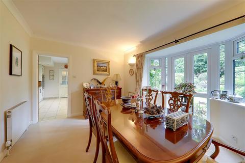 4 Third Avenue, Worthing, BN14 9NZ