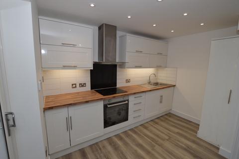 1 bedroom detached house to rent, Otley Road, Leeds LS16