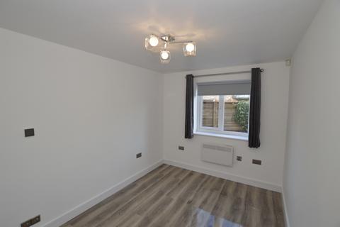 1 bedroom detached house to rent, Otley Road, Leeds LS16