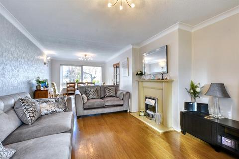 42 Appledore Avenue, Nottingham, NG8 2RW