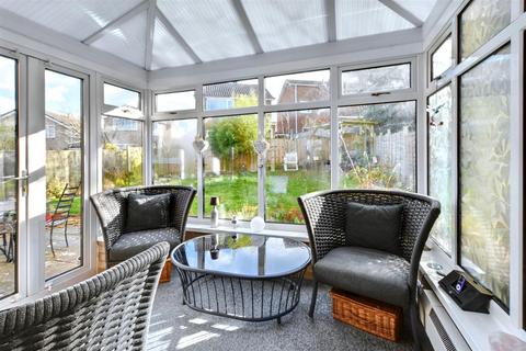 42 Appledore Avenue, Nottingham, NG8 2RW