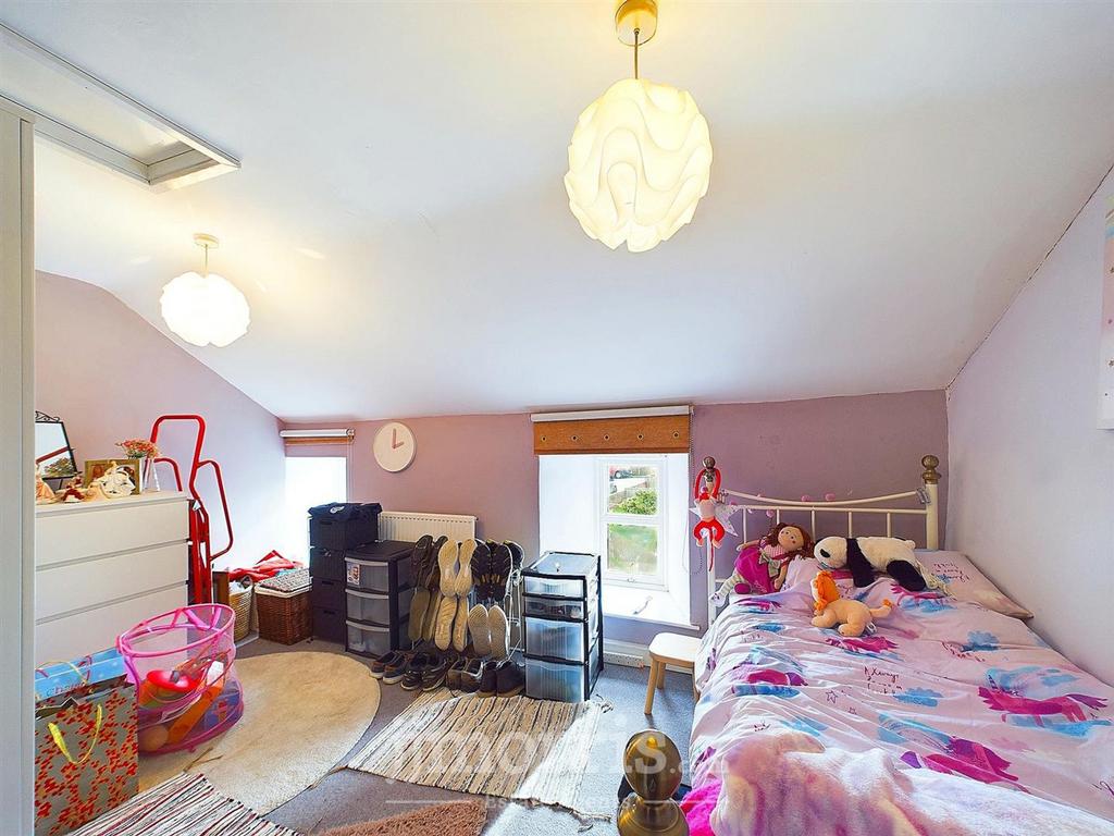 Bedroom 2 (Front)