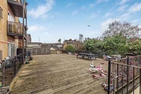 Flat 18, Mill Cross Court Windmill Road, Brentford, TW8 9NA
