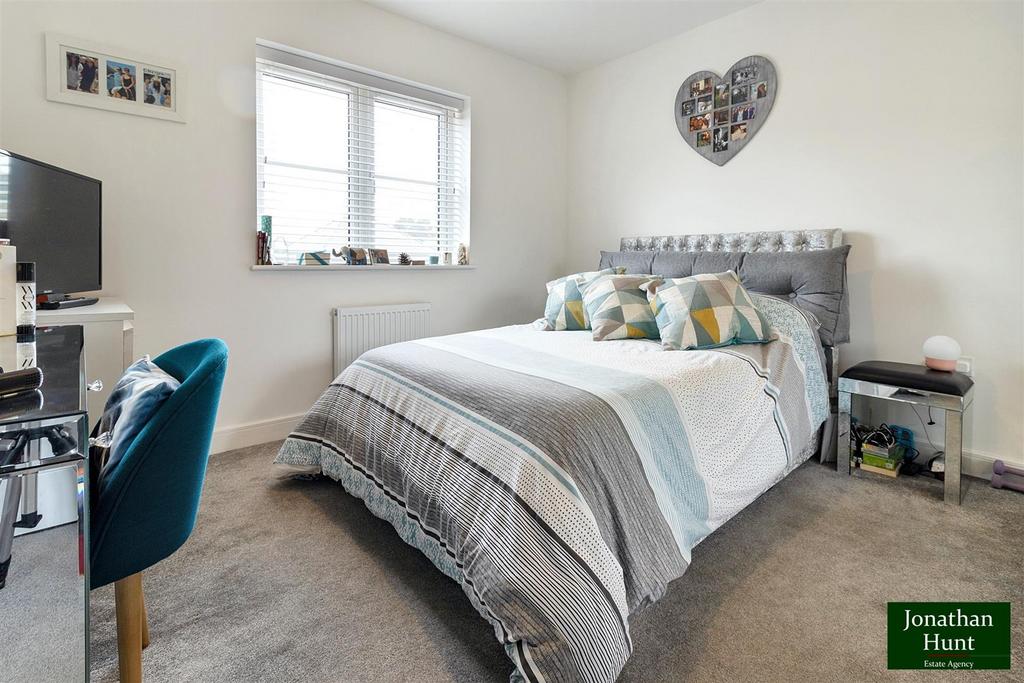 Pricipal bedroom