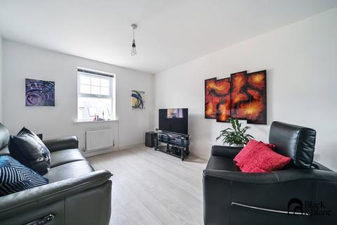 3 bedroom apartment for sale, Barbican Court, 37 Renwick Drive, Bromley, BR2