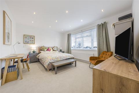 26 Broadlands Way, New Malden, KT3 6PW