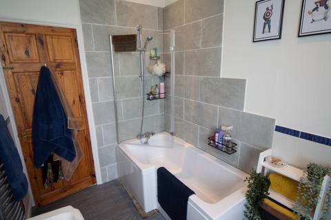 2 bedroom terraced house for sale, Hoults Lane, Greetland, Halifax, West Yorkshire, HX4