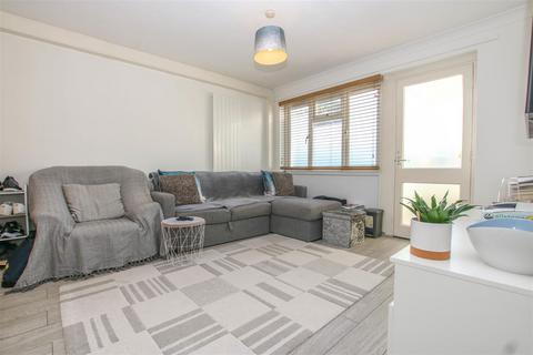 1 bedroom maisonette for sale, Rowland Way, Aylesbury HP19