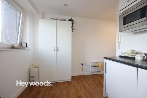 1 bedroom flat for sale, The Midway, Keele House, ST5