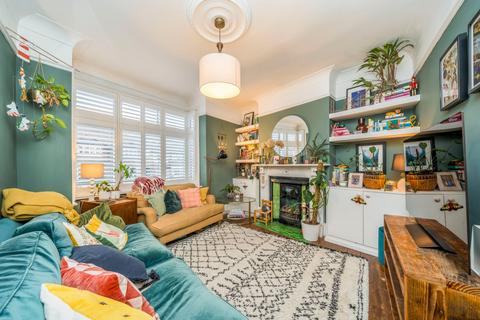 45 Bramshot Avenue, London, SE7 7HX
