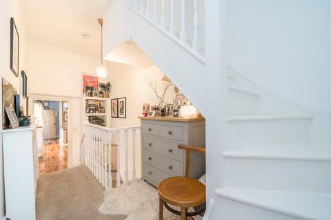 45 Bramshot Avenue, London, SE7 7HX