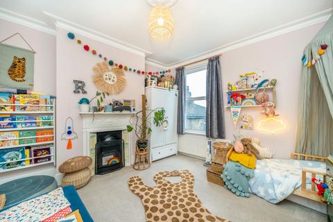 45 Bramshot Avenue, London, SE7 7HX