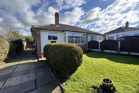 2 bedroom semi-detached bungalow for sale, Park Avenue, Clayton West, HD8 9PT