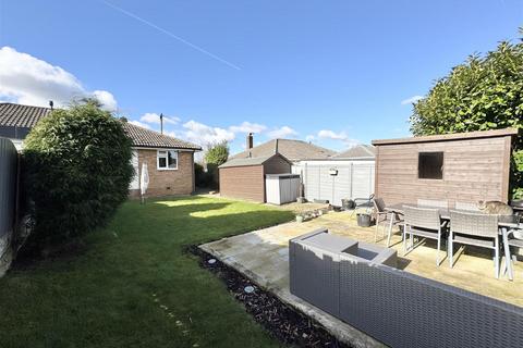 2 bedroom semi-detached bungalow for sale, Park Avenue, Clayton West, HD8 9PT