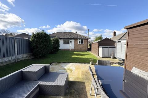 2 bedroom semi-detached bungalow for sale, Park Avenue, Clayton West, HD8 9PT