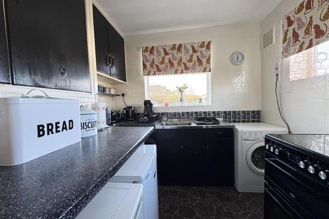 2 bedroom semi-detached bungalow for sale, Park Avenue, Clayton West, HD8 9PT