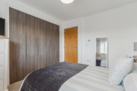 Flat 3/1, 1 Alexander Grove, Bearsden, Glasgow, G61 3EE
