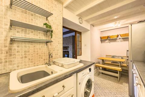 101 Edge Junction, Dewsbury, WF12 0PY