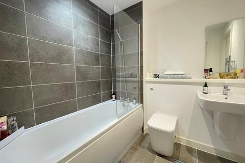 2 bedroom flat to rent, Willow Road, Burley, Leeds, LS4