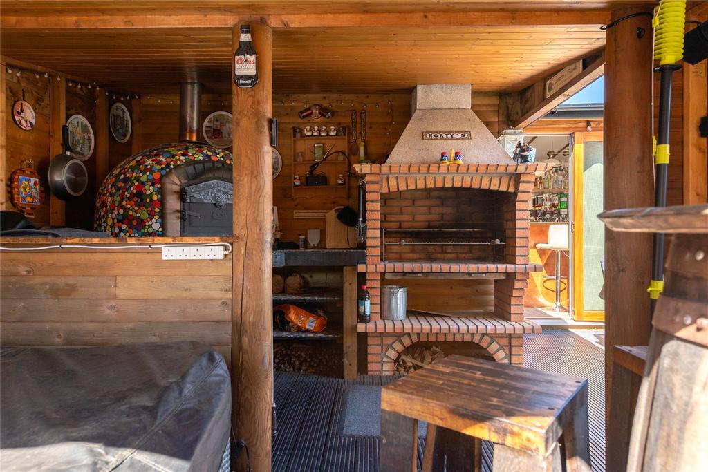 Outdoor Kitchen