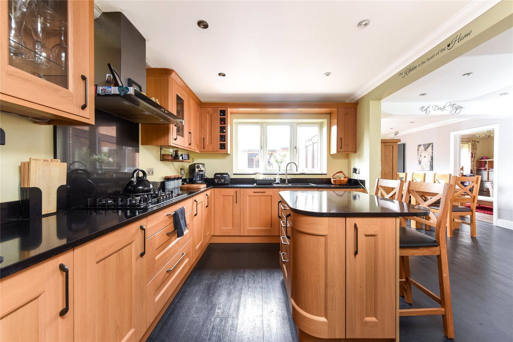 Kitchen/Breakfast Rm