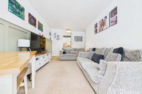 2 bedroom flat for sale, Stanton House, Aylesbury HP21