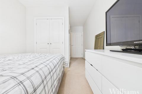 2 bedroom flat for sale, Stanton House, Aylesbury HP21