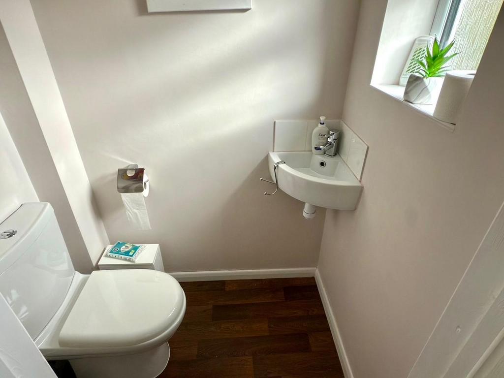 GROUND WC.jpg