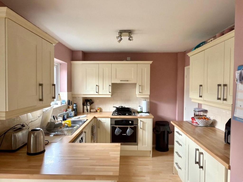 KITCHEN AREA.jpg