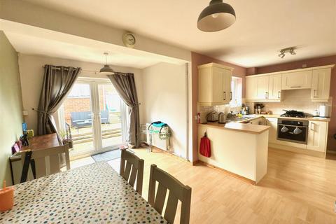 4 Brampton Grove, Lowestoft, NR32 4RU