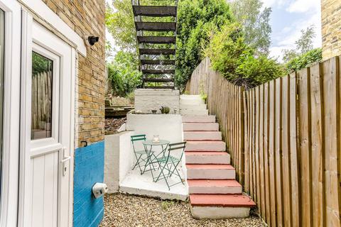 28b Combedale Road, London, SE10 0LG