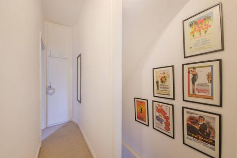 28b Combedale Road, London, SE10 0LG