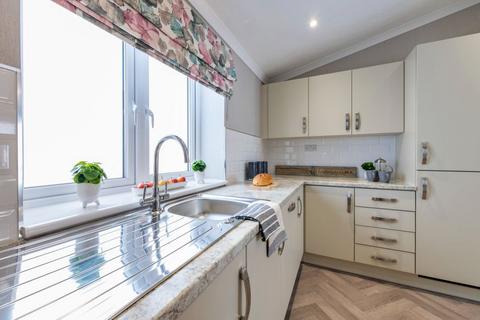 2 bedroom lodge for sale, St Osyth Essex