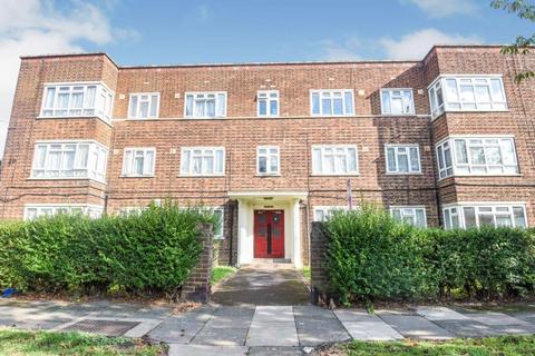 2 bedroom flat to rent, Keir Hardie Way, Barking