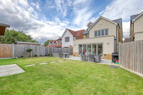 112 Mill Road, Stock, Ingatestone, CM4 9LN