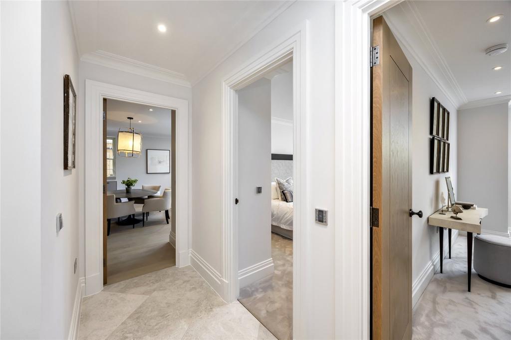 Show Apartment