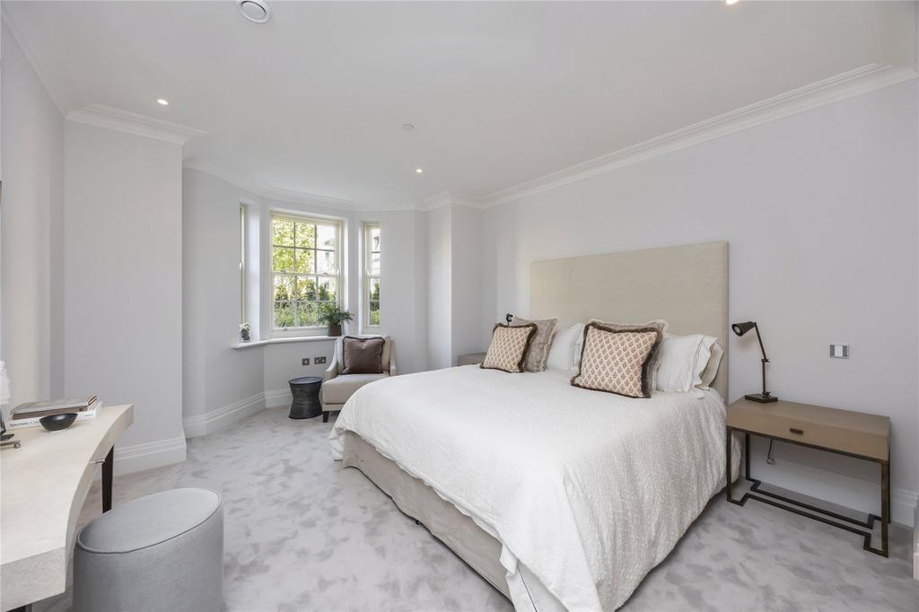 Show Apartment