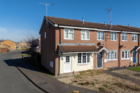 3 bedroom end of terrace house for sale, Crocus Drive, Aylesbury HP21