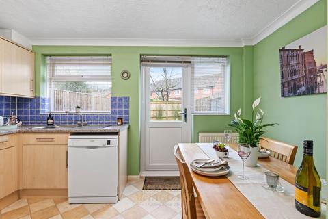 2 bedroom semi-detached house for sale, Howard Road, Crawley RH11