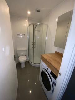 Studio to rent, Cavendish Gardens, Ilford IG1