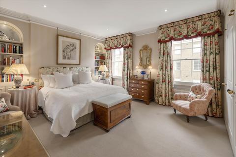 10 Wilton Street, London, SW1X 7AF