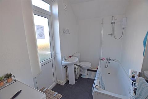 2 bedroom flat to rent, Whitchurch Road, Heath, Cardiff