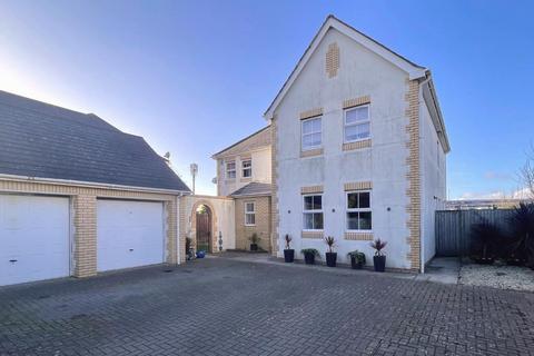 4 bedroom detached house for sale, Cwrt St. Cyres, Penarth