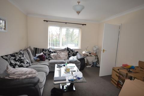 3 bedroom apartment to rent, Grove Court, Beaconsfield HP9